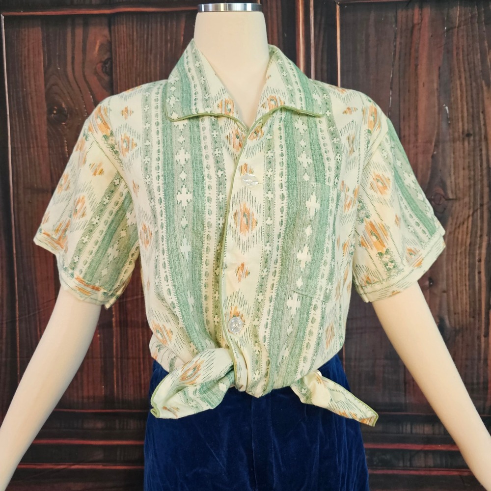 Vintage 1960s JCPenney Short Sleeve Button Down Shirt Green Abstract Geometric